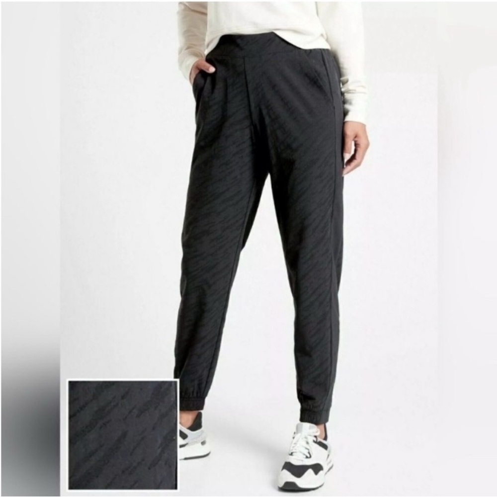 Athleta Textured Brooklyn Jogger Black Size 8